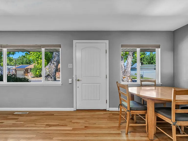 620 Belgrave Ave — Photo 14