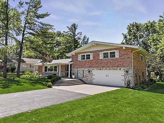 2nd image of 328 Windsor Ln