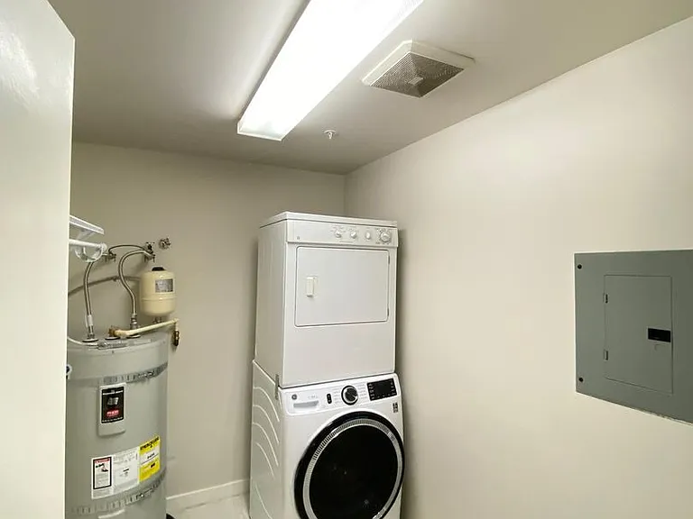 321 10th Ave S #610 — Photo 9