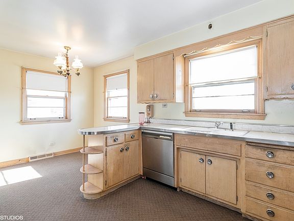 4th image of 4424 W 100th Pl