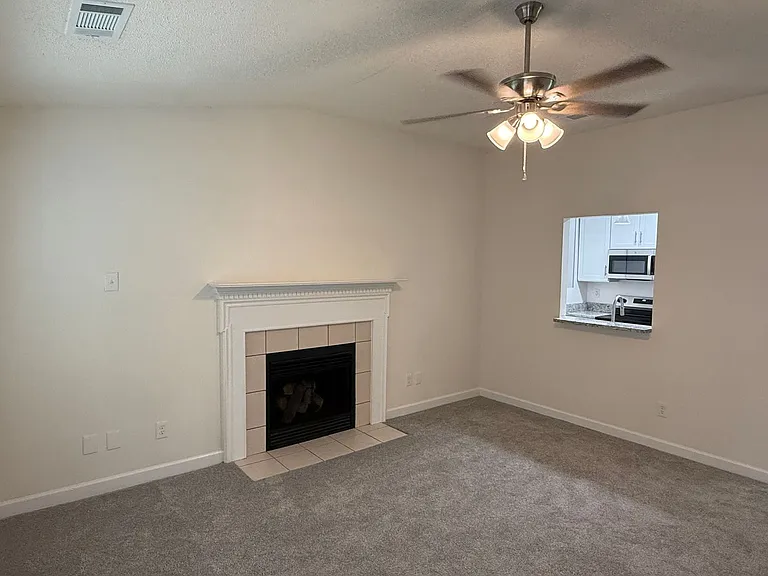 404 Kingville Dr — Photo 3