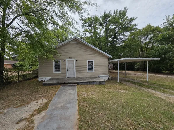 207 Roundtree St, Statesboro, GA 30458