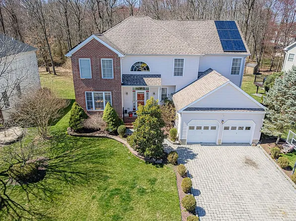 8 Champlain Rd, Monmouth Junction, NJ 08852