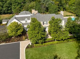 2122 Middlefork Rd, Northfield, IL 60093