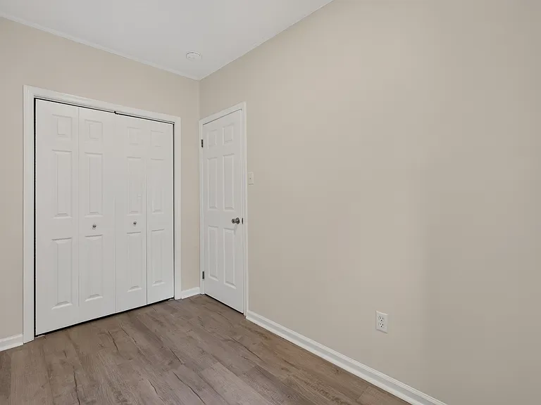 109 N Warren St — Photo 8