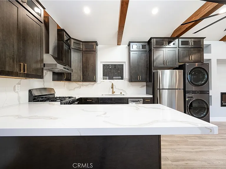 211 Florence Pl #A — Photo 9