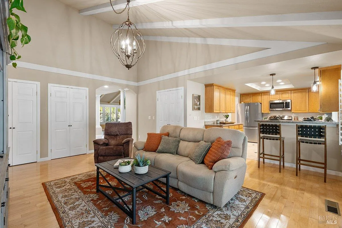 6440 Meadow Creek Lane - Photo 11