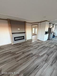 4th image of 1921 Sulphur Springs Rd