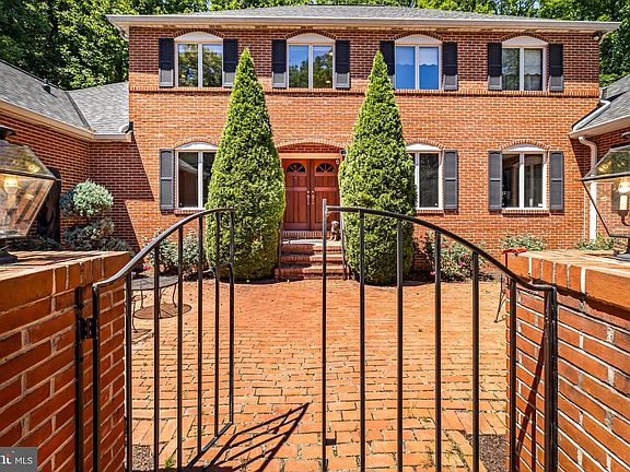 3rd image of 4 Brickford Ln