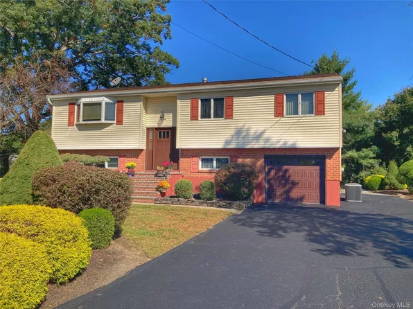 5 Gurnee Drive, Stony Point, NY 10980