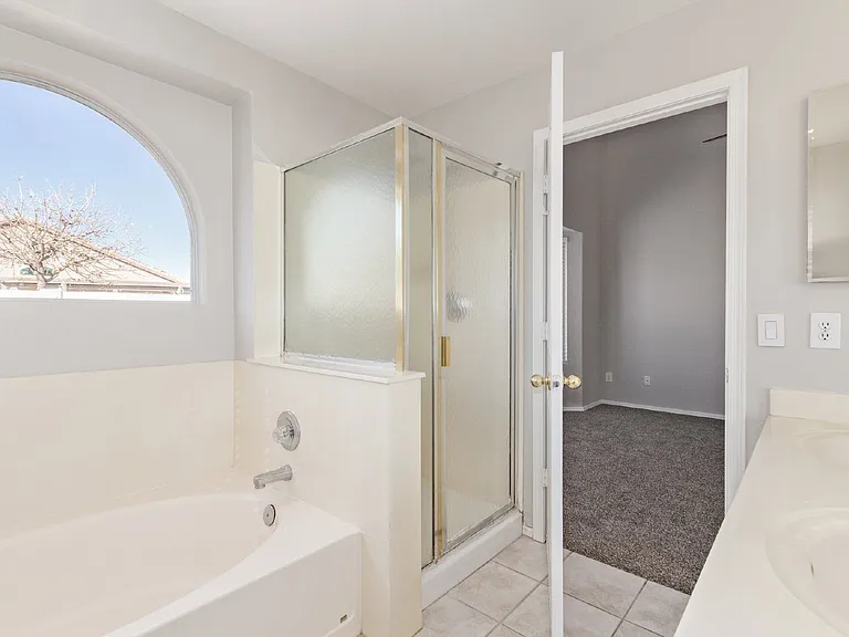 12454 W Holly St — Photo 18