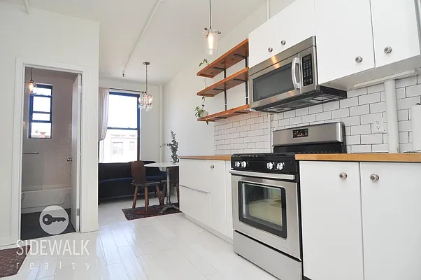 Sold by Sidewalk Realty LLC | media 12