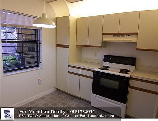 2nd image of 4233 Carambola Cir S #26106