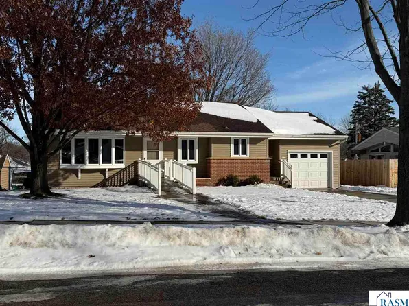 422 West St, New Ulm, MN 56073