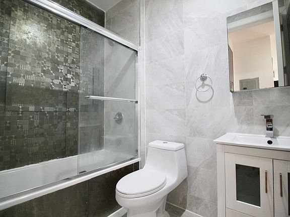 5th image of 143 Woodbine St #3A