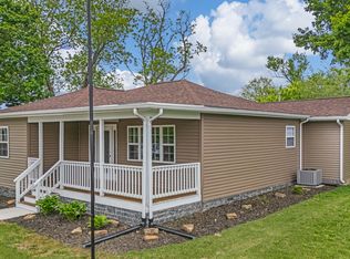 104 E 9th Street, Willow Springs, MO 65793