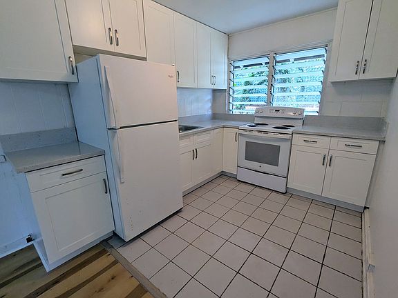2nd image of 2920 Kaimuki Ave #A1