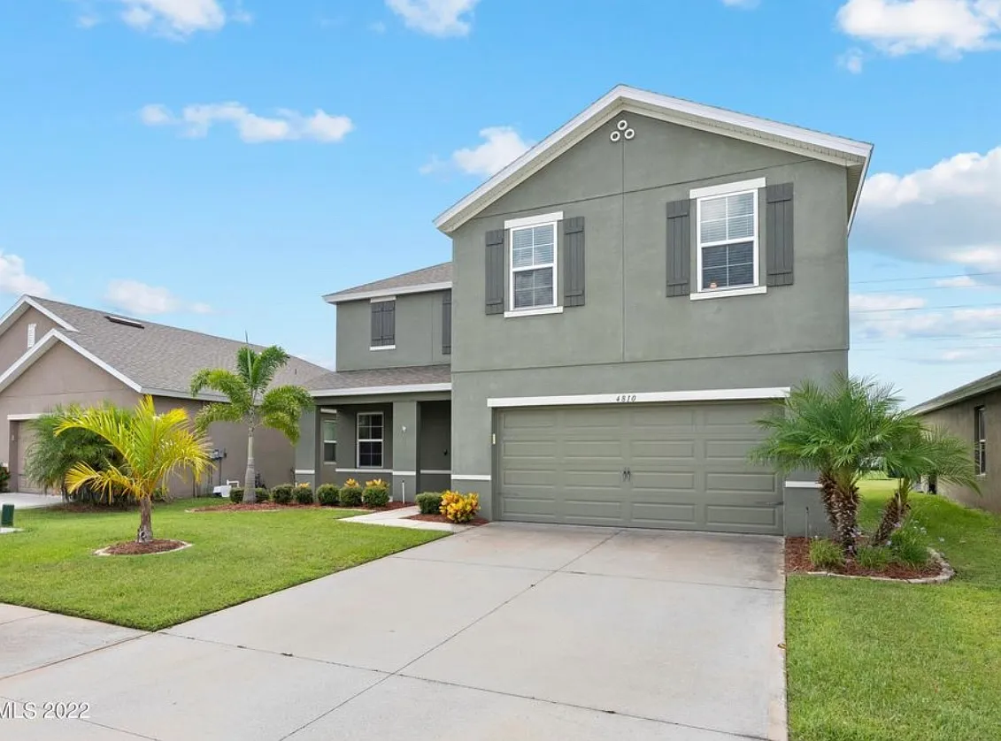 4 bed, 2350 sqft, $3,100 — Photo 2