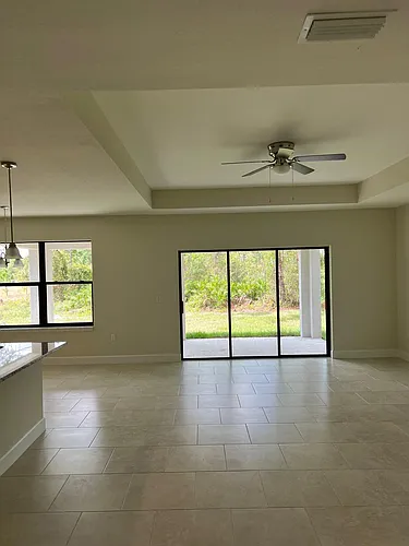 102 Curtis Ave N Photo 1