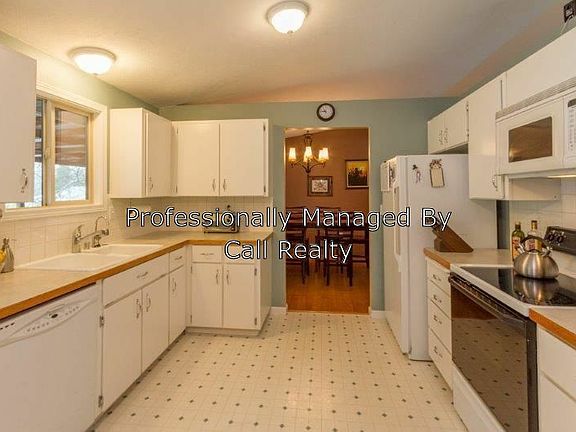 3rd image of 1208 E Woodglen Ct