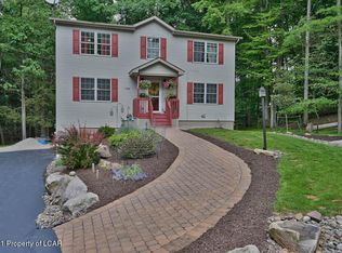103 Quail Point Ct, Drums, PA 18222