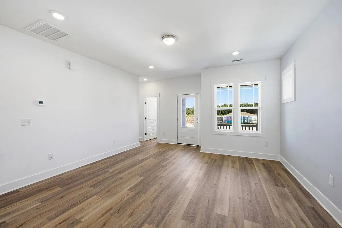 3 bed, 2.5 bath, 1724 sqft, $2,295 — Photo 3