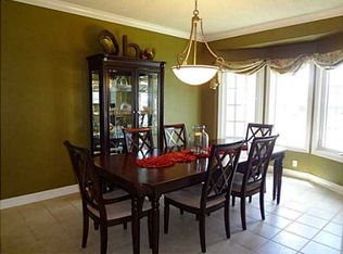 2017 NE Innsbruck Dr, Ankeny, IA 50021