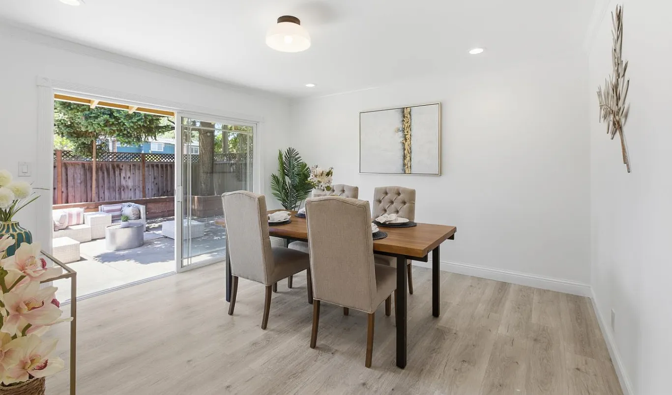 3 bed, 1270 sqft, $4,500 — Photo 2
