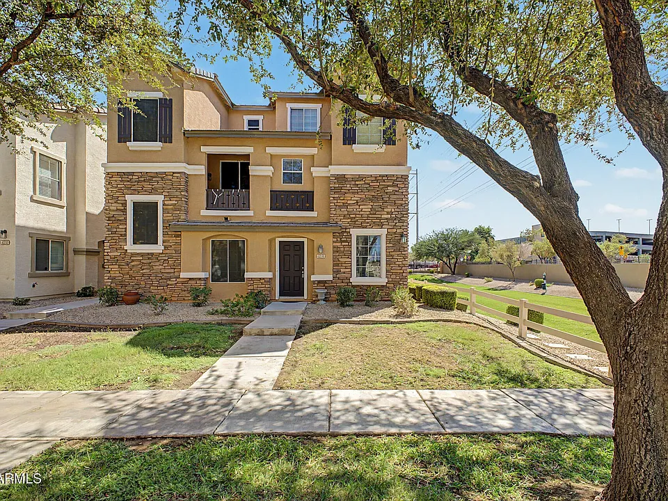 418 N Mahogany Ct