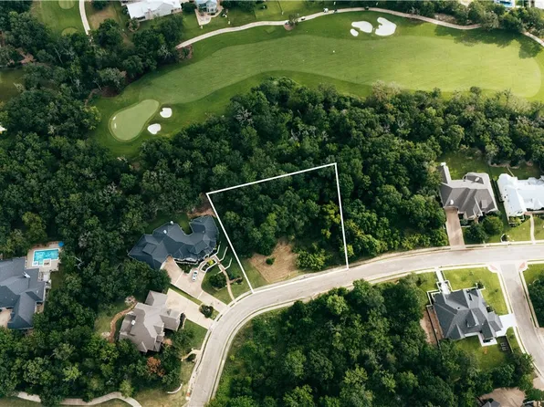 3205 Willow Ridge Dr, Bryan, TX 77807