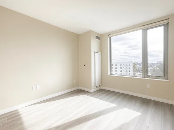 1524 Sheepshead Bay Road image 4 of 14