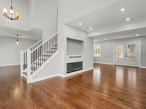 3rd image of 4010 192nd St