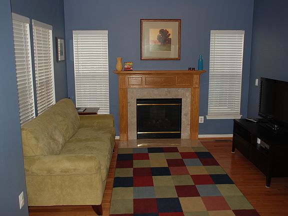 Family Room w/ Gas Fireplace