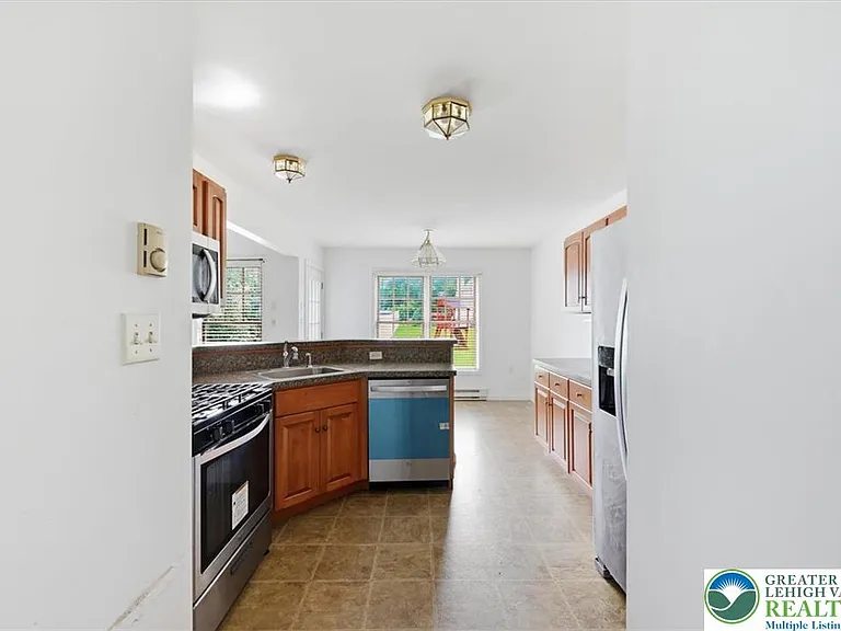 86 Northpark Dr E — Photo 24