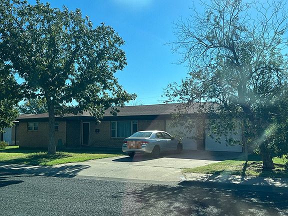 2nd image of 1514 Mesa St