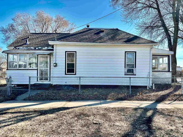 324 Columbia St, Waterloo, IA 50703