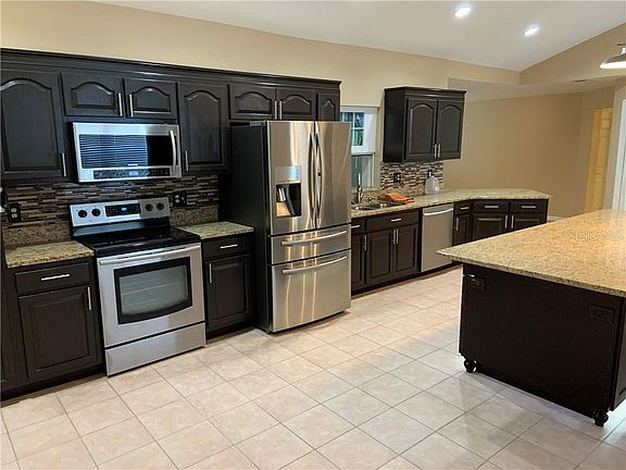 4th image of 1906 Ashley Oaks Ct