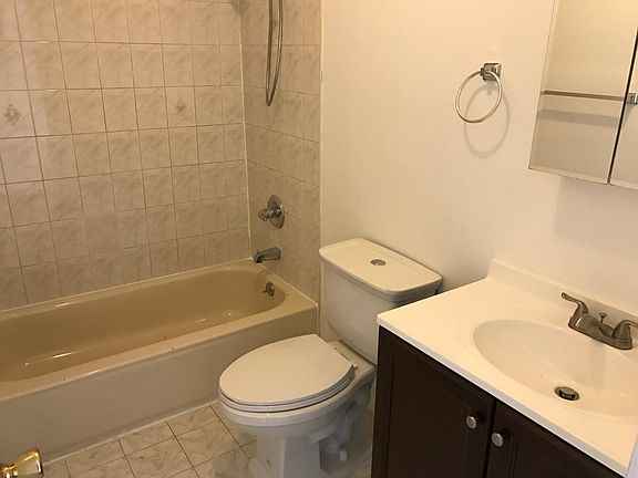 3rd image of 10216 1st St
