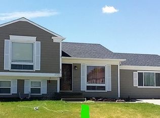 2526 Dunblane Dr, Rawlins, WY 82301