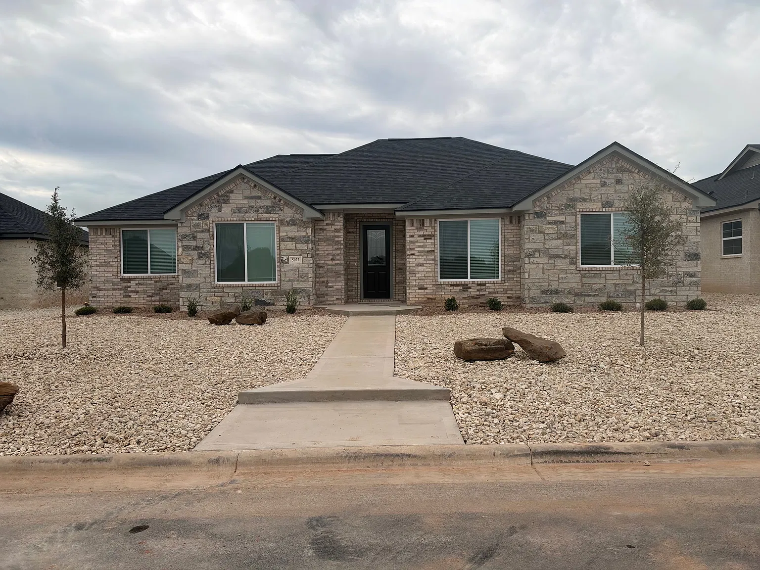 4 bed, 2100 sqft, $2,495 — Photo 1