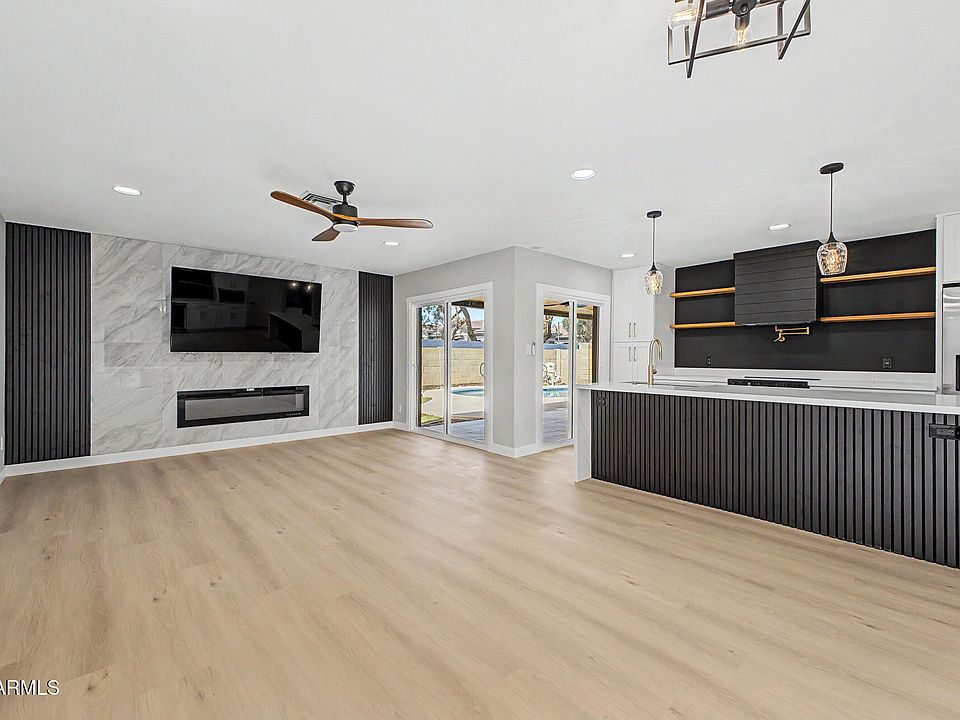 1st image of 2136 E COLGATE Drive