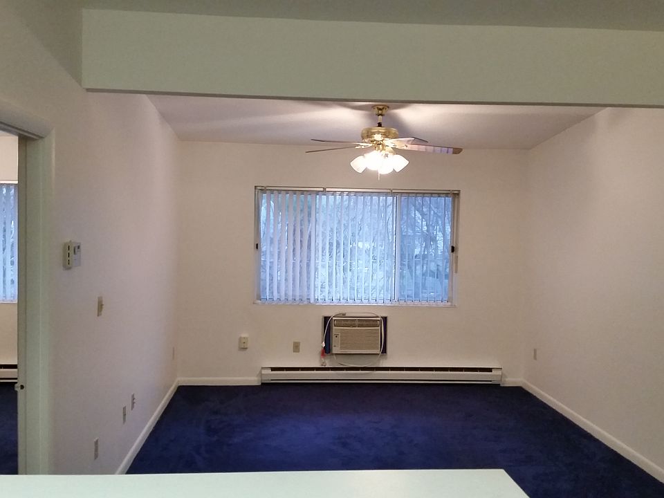 Living room & A/C