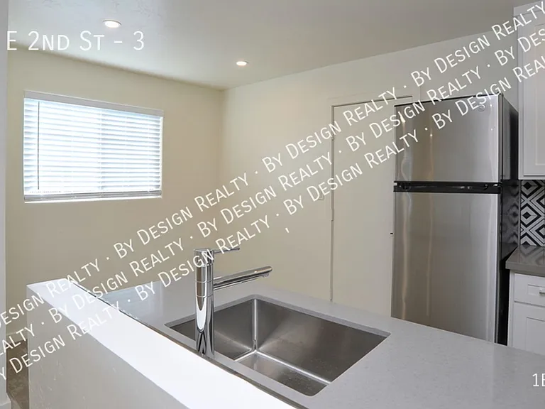 3618 E 2nd St — Photo 4