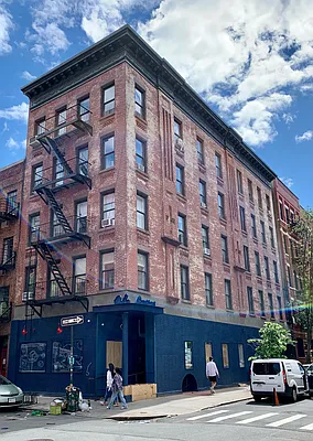 Rented by City Connections Realty | media 15