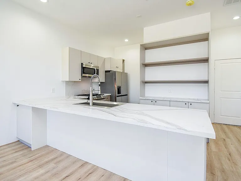 15000 S Richmond Ave #6 — Photo 7