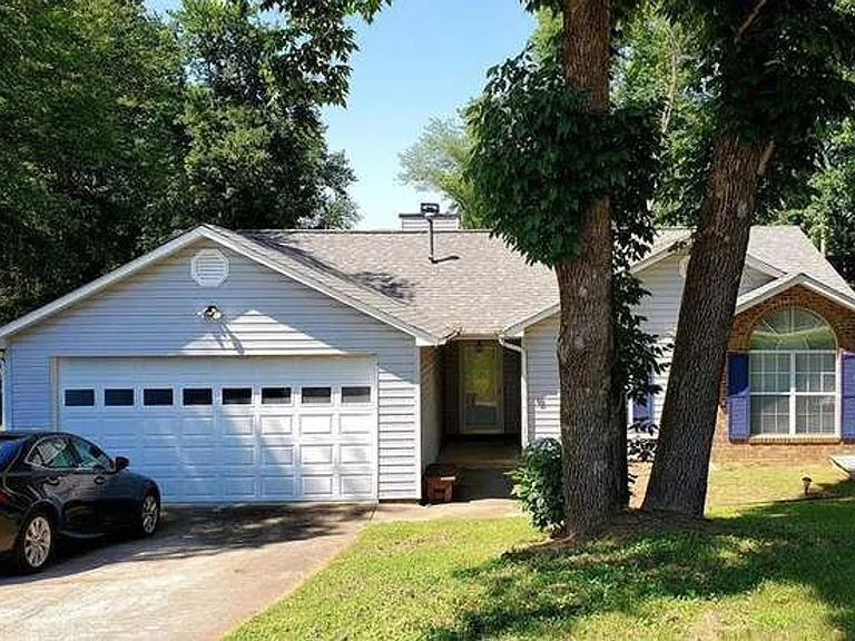 3911 Landover Dr — Photo 1