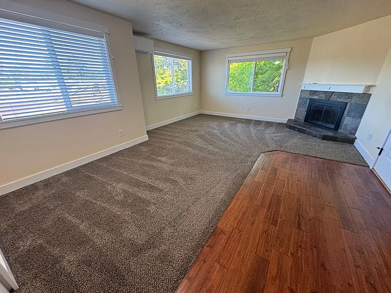 2850 Newton Pl — Photo 7
