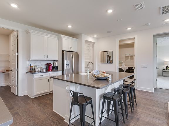 3rd image of 3718 Magpie Ln #155-lot 155