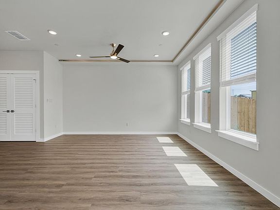 5th image of 104 Creekside Trl #203