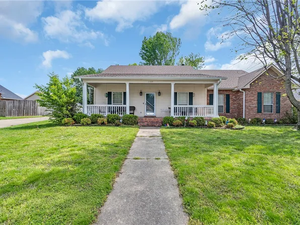 1109 N Quail Ter, Rogers, AR 72756